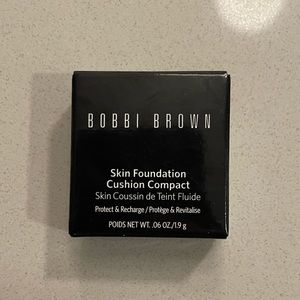 NWOT Bobbi Brown skin foundation cushion compact - Medium